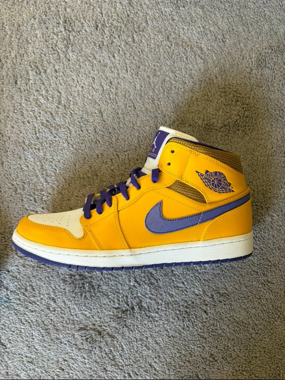 Air Jordan 1 Mid “Lakers” (University Gold/Court Purple/White), Men’s US Size 11